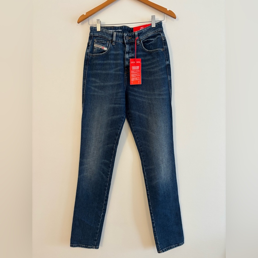 BNWT Diesel Dark Blue Women Jeans